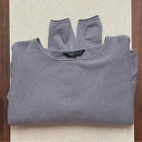 ❤️ BCBGMAXAZRIA cropped cashmere sweater. - Picture 4 of 8